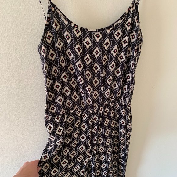 Patterned Jumpsuit - Picture 2 of 9